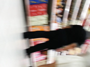 偷拍超市极品白裙少妇丁字裤太小露阴毛