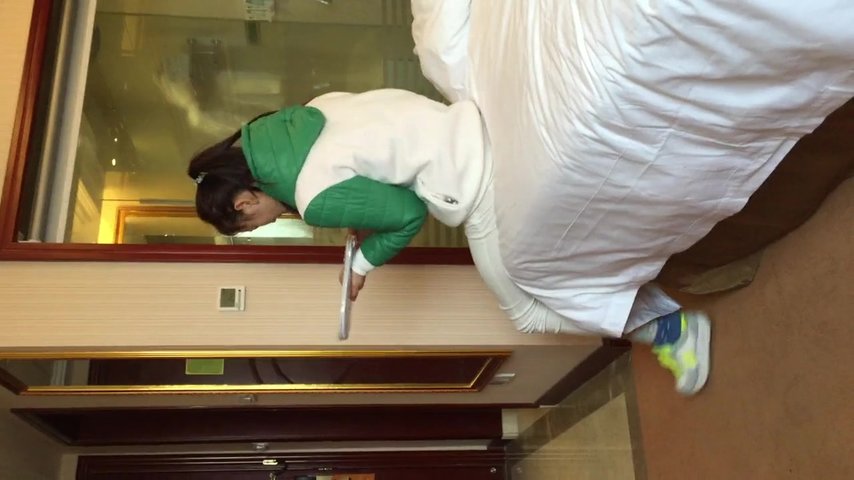 网游结识的美女大学生到五星级宾馆开房洗澡时偷拍她高清无水印