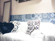 赵总深夜小天在沙发上操舌吻舔奶摸逼抽插撞击