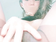 新人下海眼镜骚母狗黑丝美腿怼在镜头前