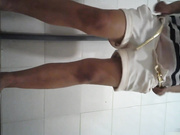 國內某旅遊景點公共衛生間拍攝到的各式美女如廁 有個妹子居然光著腳上廁所 1080P高清