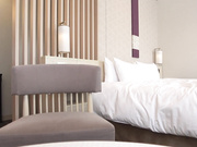 [OTIN-007] 最高級豊満ボディ美人妻のイチャラブ不倫 爆乳超肉ふわふわボディの心優しい人妻が貪欲に他人棒をパイズリ＆中出し！ - 1of5