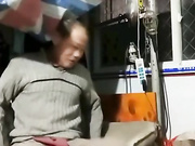 建築工地門衛老劉宿舍裏約了個豐滿兼職小姐姐上門服務 吹簫舔蛋蛋樣樣精通服務蠻不錯的 國語對白 露臉高清