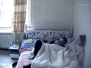 未流出過的小旅館高清偷拍系列-年輕小情侶待在房裏無聊 玩了會手機就操逼 原版高清