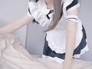乖巧听话的黑丝女仆，随时都可以供主人中出内射
