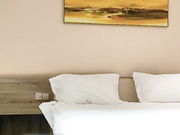 航空学院白虎学生“勤工俭学”出来应聘裸体模特❤️一个劲装纯说自己卖艺不卖身一边拍摄一边故意挑逗无水印版