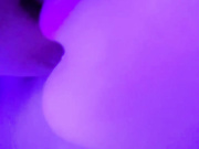 【原创首发认证】去姐姐的足浴店照顾她生意 半个月没操她 包间内撩的她欲火焚身 一线天美穴一碰全是水 顶尖大奶么