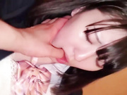 18岁超清纯美少女，被大叔操疼的要哭，带着哭腔 楚楚可怜