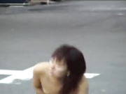 大街上铺张席子就干