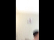 单位美女同事酒店开房爱爱露脸颜射，一边爱爱一边自拍