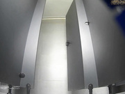 坐盗市新流出某大学课间女厕TP第32季2个颜值不错的妹子