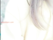 没长几根毛的吃货女主播和小车司机湖边准备野战特殊原因没有成事