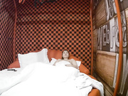 喷血推荐-酒店偷拍经验丰富的中年男子带白领美女开房时上去就想干,美女不配合把她舔爽后美女主动求操!