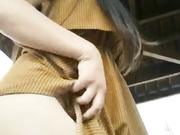 漂亮气质美女主播约粉丝到景区凉亭野战听着女主播的呻吟忍不住不小心内射了