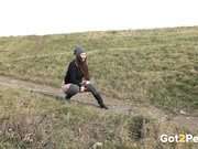 外站最新流出题材盗摄类收费作品户外长焦距超清拍内急难耐找个隐秘处嘘嘘的美眉们1080P超清