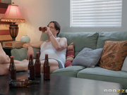 让修理工大屌插屁眼的热辣美人妻