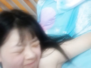 放假大二师妹家人都去旅游了约我去她家玩在她闺房里偷吃禁果