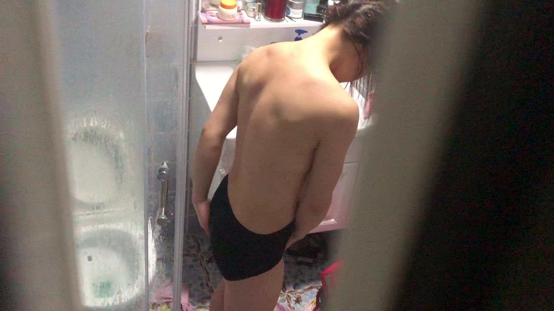 出浴少妇，美丽的身姿让人沉醉