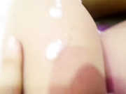 广东小鲜肉微信约96肉丝情趣骚女神大战,美女不让射B里要求射丝袜美腿上,感觉不过瘾非要操她,美女大叫：不要,哥