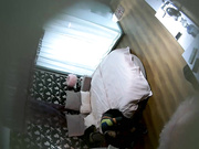 校园附近特色房年轻学生情侣开房爱爱苗条眼镜女友很疯狂女上位猛坐小青年的家伙挺长的