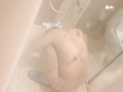 旅馆偷拍亲妈洗澡加抄底内裤