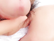 网红刘婷剧情演绎勾引无事溜达的大叔路边草地上野战还没射被骑马路过的人破坏了