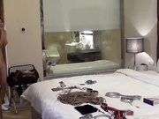 性福猥琐眼镜摄影师KK哥宾馆SM调教苗条国模捆绑玩弄后给吃J8女上位搞的妹子不断淫叫这模特是最听话的对白淫荡