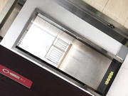 最新流出厕拍大神潜入商城餐厅女厕近距离偷拍妹纸嘘嘘出来故意打电话拍脸