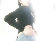 老哥越南约了个高颜值苗条妹子一起直播 全裸扭动身体看着非常诱人 很是诱惑喜欢不要错过