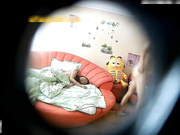 有点实力的中年大叔圆床房啪啪啪身材瘦弱阴毛稀疏性感的小三大学生妹子连续肏了她3炮这小体格容易干散架子