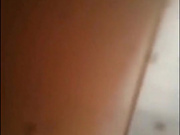 坑爹女主播潜入洗浴中心偷拍客人搓澡难得遇到一个颜值和身材不错的妹子在淋浴怎能错过