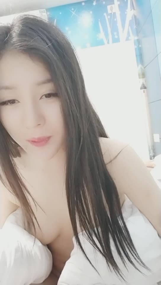 长相清秀高颜值长发美女和炮友双人啪啪 骑脸69互舔上位自己动很是诱惑喜欢不要错过