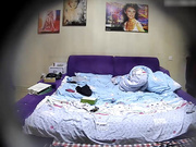 闷骚型大波长发妹子主动拿起肉棒吸舔吃与男友69式互搞还用手机开着灯光自拍叫床声真骚对白清晰