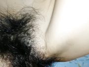 街头尾随眼镜女友到出租房激情啪啪