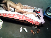 大雞巴農民工大叔城中村出租房找了個苗條小姐姐泄瀉火 各種體位玩弄無套內射 720P高清