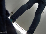 角度刁钻国内某高校女卫定点高清偸拍学生妹下课后匆忙来方便一个接一个大白屁股圆润丰满1080P超清