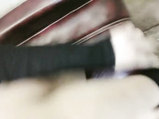 36E巨乳黑絲美少婦趁上班時間和同城情人酒店開房偷情 真會玩紅酒倒在逼上喝 從沙上壹直操到床上高潮潮噴 國語高清