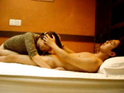 极品美少妇在外偷情做爱自拍视频完整版流出