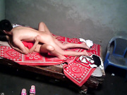 苗条站街妹碰到帅哥也高兴也兴奋这么帅的小伙没有女友来简陋房嫖鸡抽根烟开战干的满头大汗无套内射