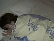 未公开怪盗迷J系列年轻漂亮化妆品销售员被套路带到宾馆扒光随意玩弄还是无毛B内射