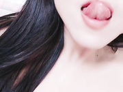 极度淫骚魅惑小姐姐性感睡衣拿出假屌抽插