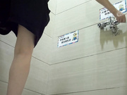商场厕拍系列22 清纯妹子小合集+连衣裙少妇脱光上厕所