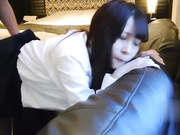 对朋友女儿出手发觉怀孕！即使如此也停部下无套抽插中出