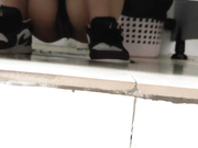 高校厕所偷拍音舞生  这嫩逼是真想舔啊