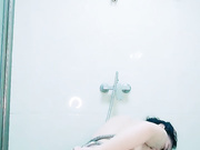 美少妇第一视角道具自慰洗澡全过程特写逼逼和菊花